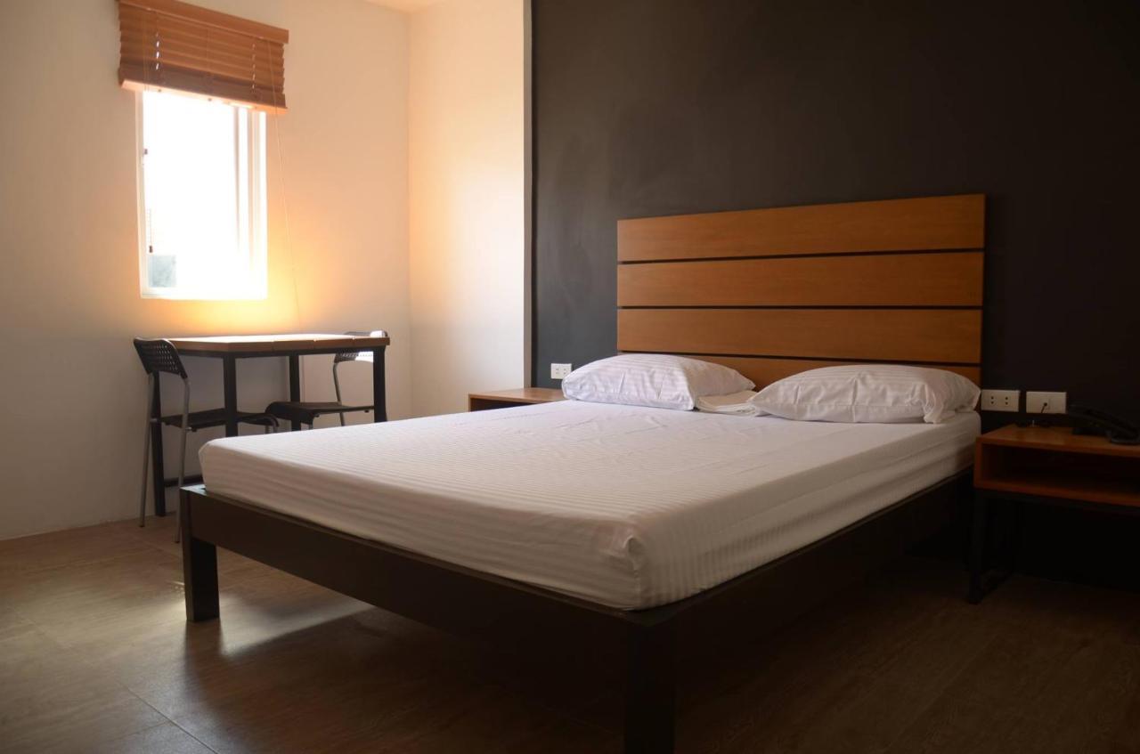 Solaris 88 Inn Tarlac City Dış mekan fotoğraf